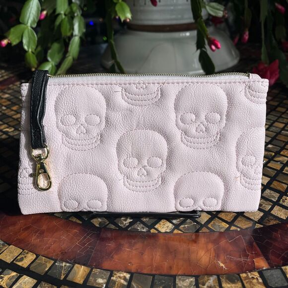 Betsey Johnson Pink Skull Boss Vanity Faux Leather Bag Gold Tone Hardware EUC - Picture 6 of 6